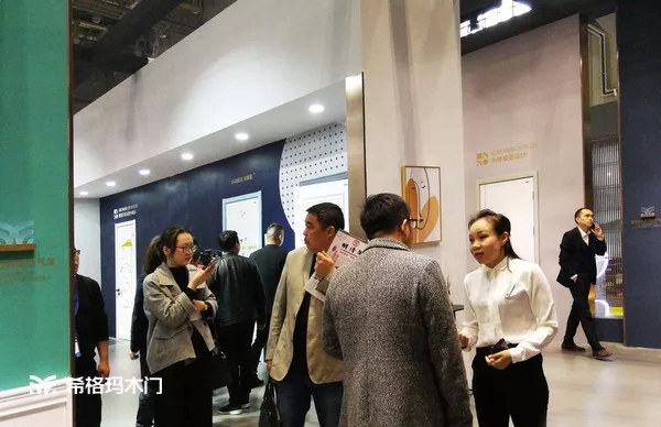 希格玛木门携全新智能产品盛装出席2019上海建博会!