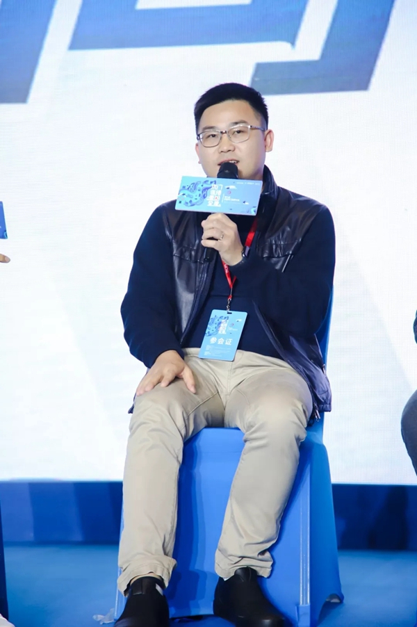 东威利木门荣获“2019中国木门+系统——金木匠”殊荣!