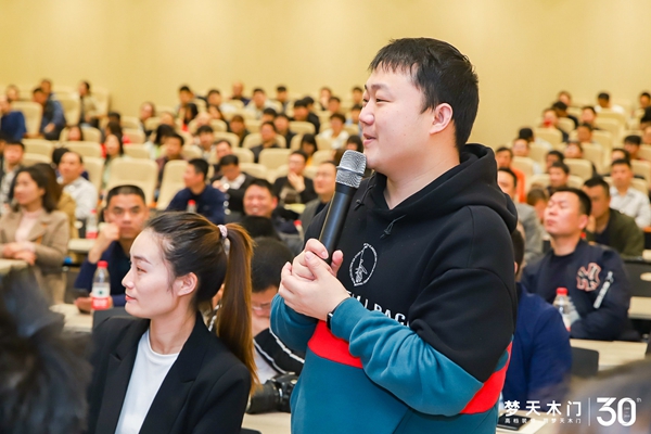 梦天木作形象展厅沐春启幕!梦天水漆木门、水漆全屋新品惊艳亮相!