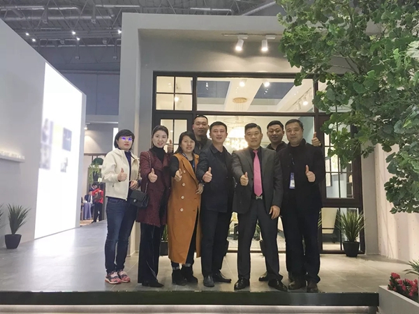 派雅门窗李董千里之行深入一线市场考察调研指导工作