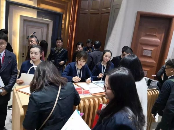 金欧米全屋定制上海建博会大放异彩，引领意风新时尚！