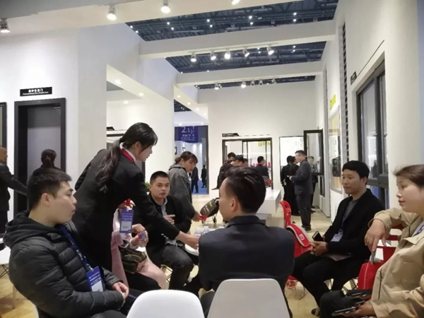 富奥斯门窗带您一起回顾2019上海建博会精彩时刻！