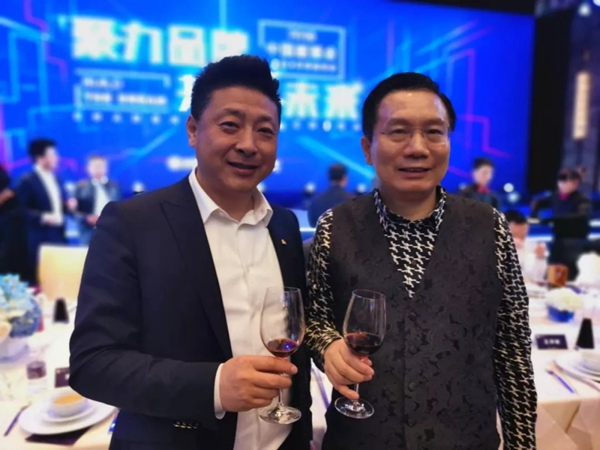 米兰之窗在上海建博会三天签约40城,成为本届展会的闪耀之星!
