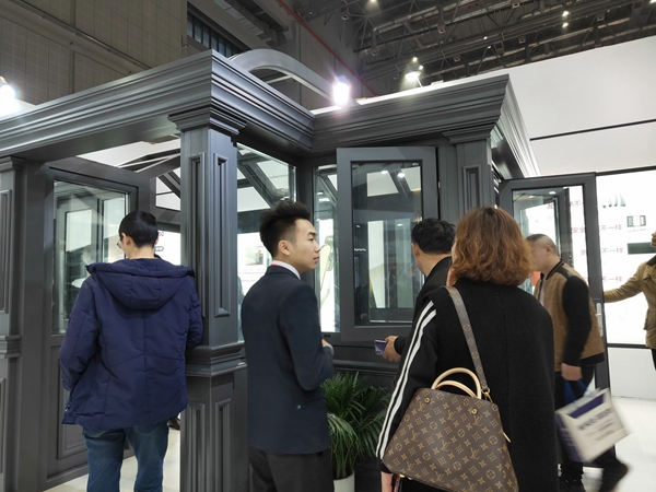 2019年中国建博会（上海）|汉森门窗副总经理甘冰冰：更加注重对专卖店的扶持
