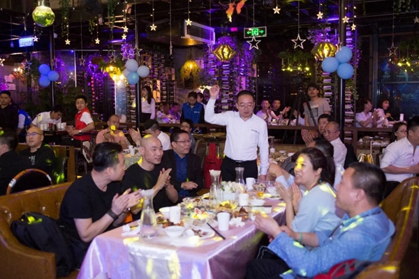 新标木门带您一起回顾三大品牌招商晚宴Party!