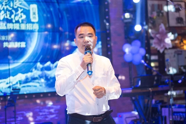 新标木门带您一起回顾三大品牌招商晚宴Party!