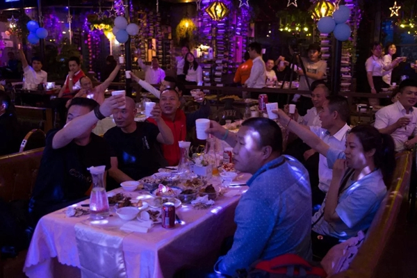 新标木门带您一起回顾三大品牌招商晚宴Party!