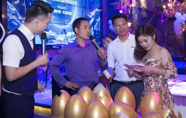 新标木门带您一起回顾三大品牌招商晚宴Party!