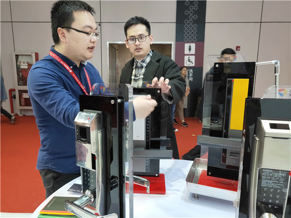 2019年中国建博会(上海)|东屋·世安赵军:研发第二代指静脉技术,实现高安全防护