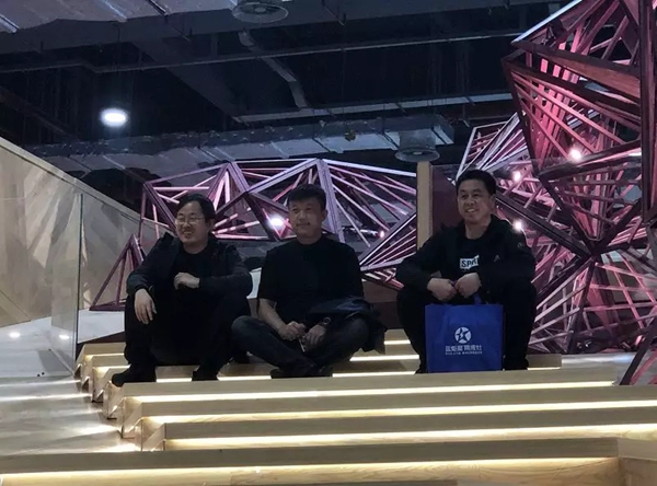 久盛地板绚丽璀璨的三角时空,带你领略前所未有的视觉盛宴!