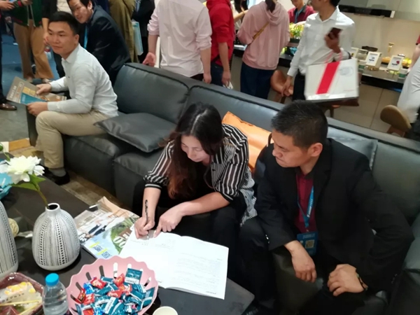沃格家居广州定制展完美落幕,加盟福利政策还在进行中
