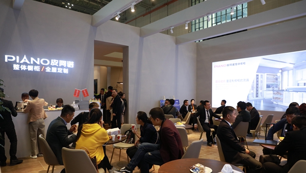 2019年中国建博会（上海）|皮阿诺杨刚：品类聚焦 渠道下沉 业绩为王