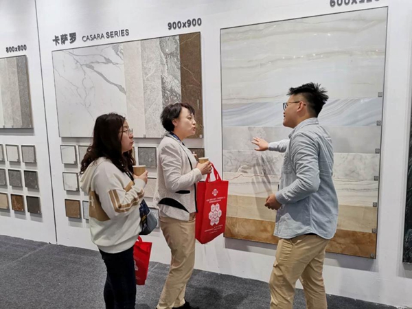 欧神诺陶瓷智慧门店惊艳2019年中国建博会（上海），缔造全新选材体验