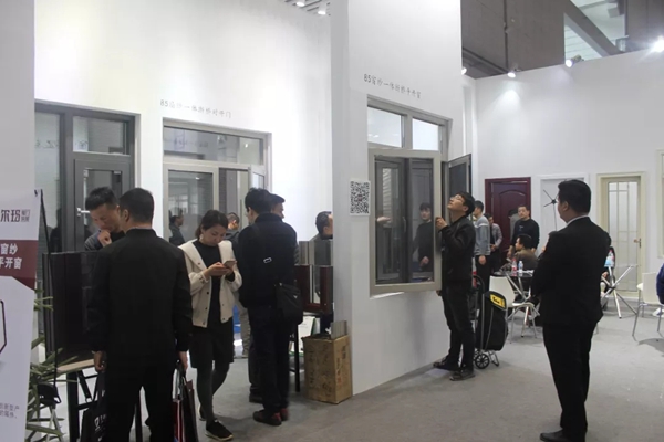 帕尔玛门窗惊艳亮相中国建博会(上海),成为展会亮点