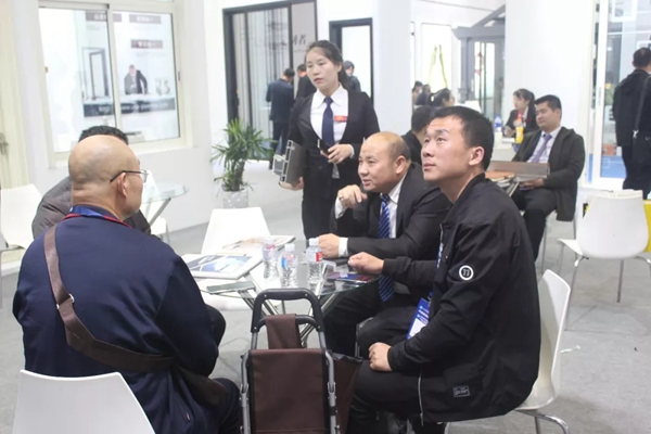 帕尔玛门窗惊艳亮相中国建博会(上海),成为展会亮点