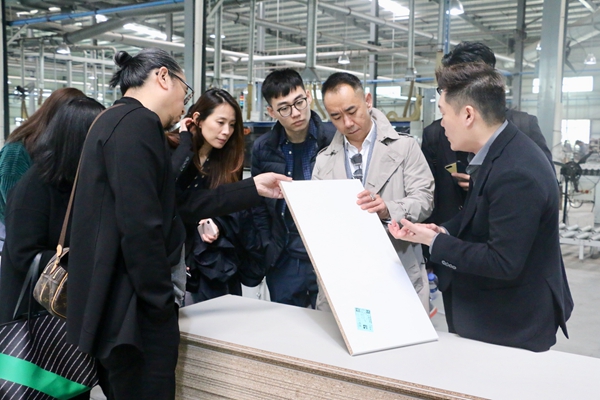 联邦高登超10万㎡工厂助力设计师联名款的炼成