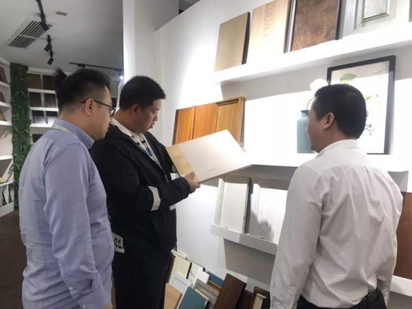 三月家居界盛事不断，全国各地的宣伟华润展示中心迎参观潮