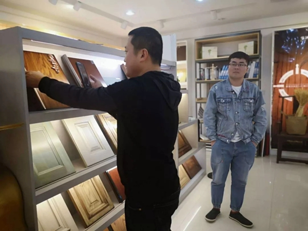 三月家居界盛事不断，全国各地的宣伟华润展示中心迎参观潮