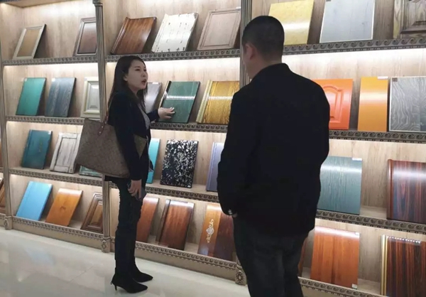 三月家居界盛事不断，全国各地的宣伟华润展示中心迎参观潮
