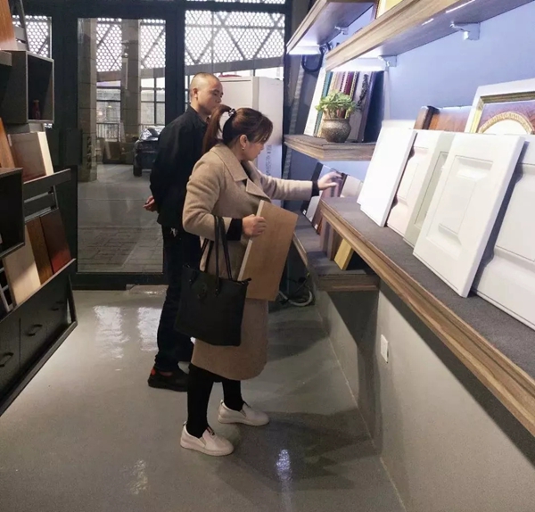 三月家居界盛事不断，全国各地的宣伟华润展示中心迎参观潮