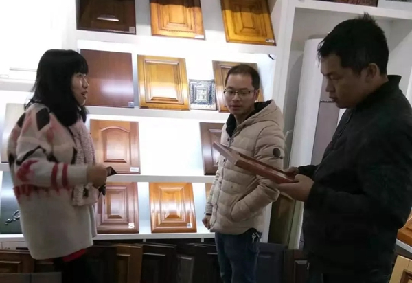 三月家居界盛事不断，全国各地的宣伟华润展示中心迎参观潮