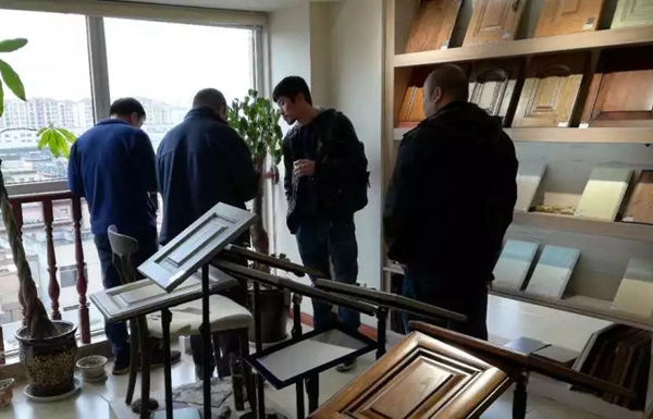 三月家居界盛事不断，全国各地的宣伟华润展示中心迎参观潮