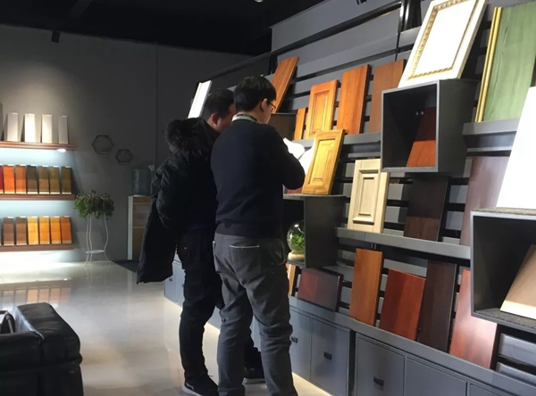 三月家居界盛事不断，全国各地的宣伟华润展示中心迎参观潮