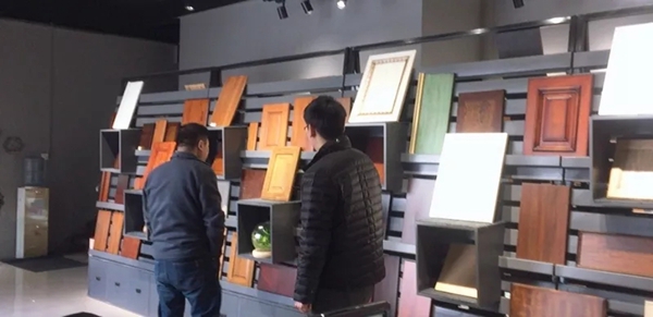 三月家居界盛事不断，全国各地的宣伟华润展示中心迎参观潮