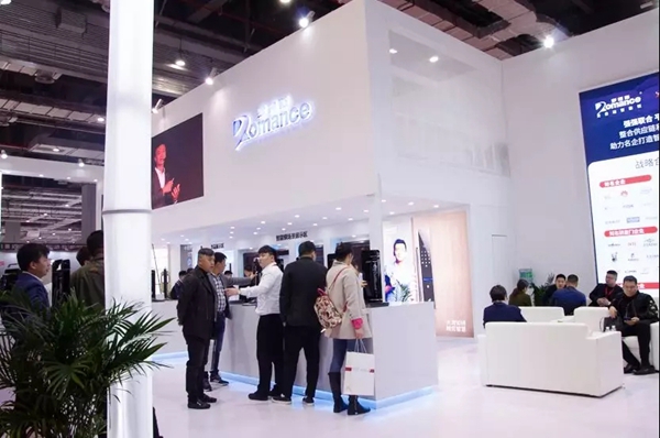 罗曼斯智能锁惊艳亮相2019年中国建博会（上海），引领行业进化升级