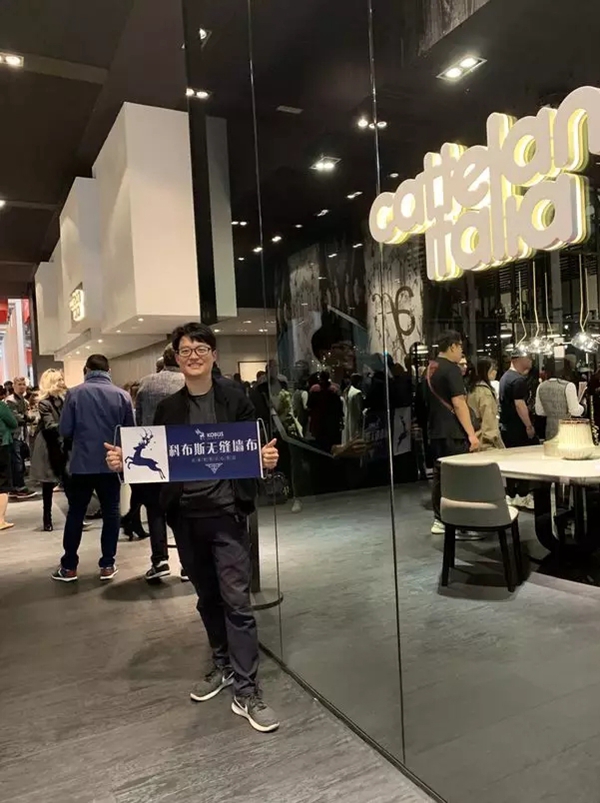 科布斯无缝墙布受邀出席米兰国际家具展，与国际时尚之都接轨！