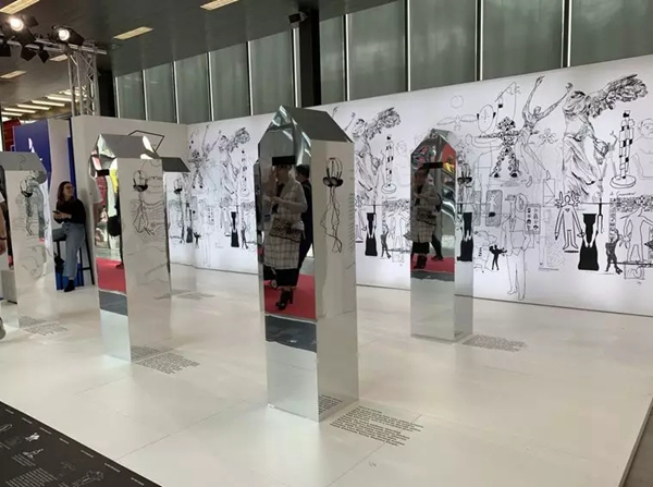 科布斯无缝墙布受邀出席米兰国际家具展，与国际时尚之都接轨！