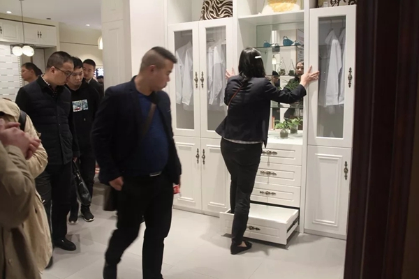 怡萧行全屋定制“抢亿万市场，赢千万财富”财富峰会圆满成功！