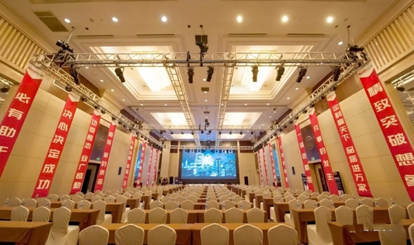 固诺家居2018年度优秀经销商年会圆满结束,新品发布获肯定!