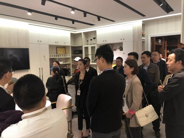伊恋家居“百城千店,十万加盟”财富峰会圆满结束