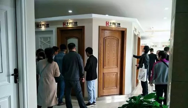 山西经销商组团到访千鼎木门，参观考察共谋千鼎发展大计！