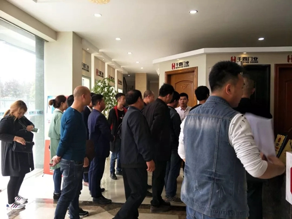 山西经销商组团到访千鼎木门，参观考察共谋千鼎发展大计！