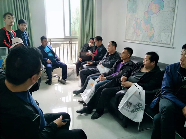 山西经销商组团到访千鼎木门，参观考察共谋千鼎发展大计！