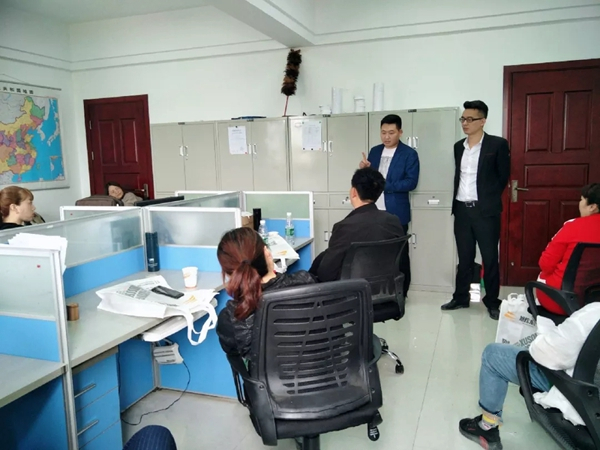 山西经销商组团到访千鼎木门，参观考察共谋千鼎发展大计！