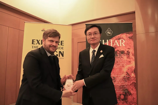 雅诗澜无缝墙布荣膺全球家具业“奥林匹克”ISHTAR奖,走向世界!