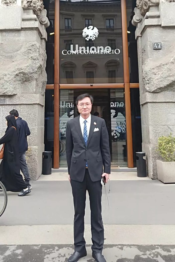 雅诗澜无缝墙布荣膺全球家具业“奥林匹克”ISHTAR奖,走向世界!