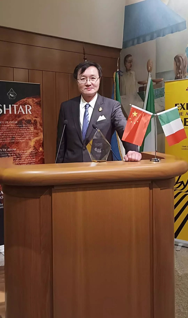 雅诗澜无缝墙布荣膺全球家具业“奥林匹克”ISHTAR奖,走向世界!