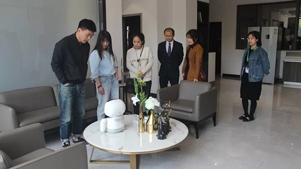 王力玉米木门智囊团莅临公司调研