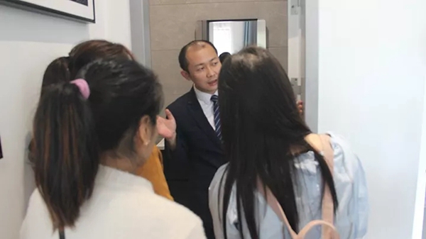 王力玉米木门智囊团莅临公司调研