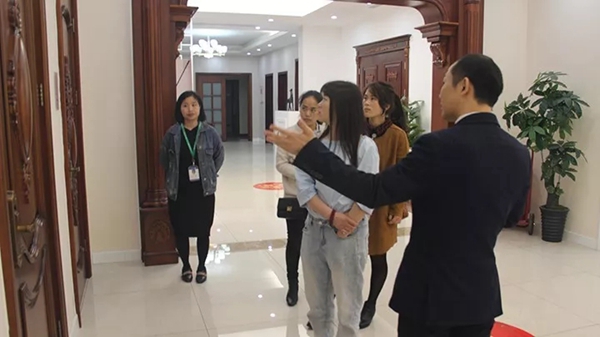 王力玉米木门智囊团莅临公司调研