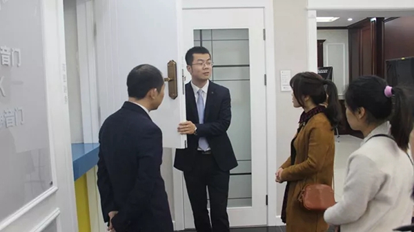 王力玉米木门智囊团莅临公司调研
