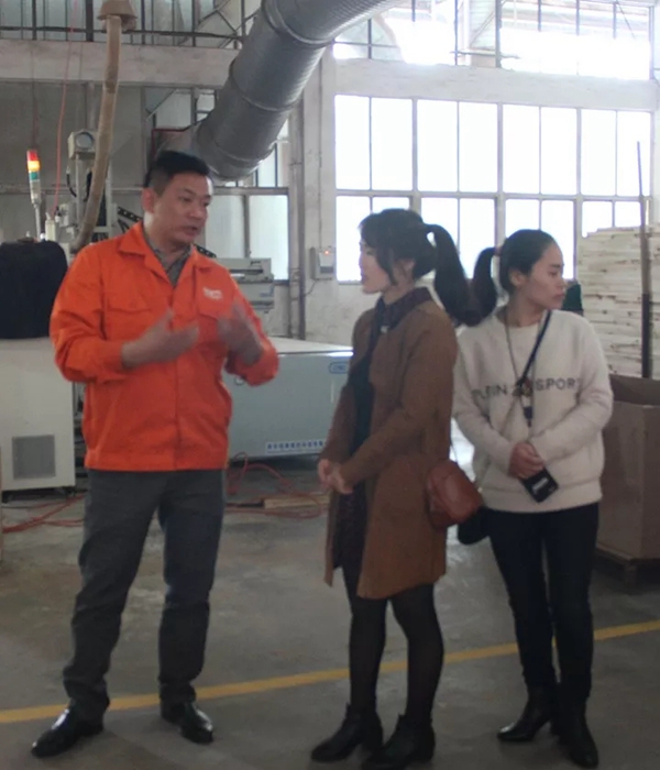 王力玉米木门智囊团莅临公司调研
