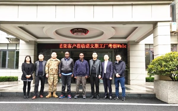 诺文斯衣柜橱柜迎来外国友人参观考察