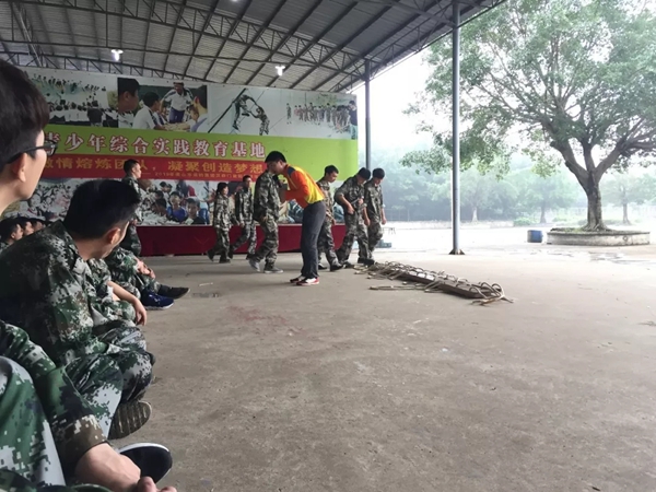 汉森门窗“熔炼团队,创造梦想”主题户外拓展活动取得圆满成功!