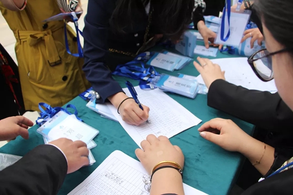 欧仕莱墙布S+商学院“我为色彩狂” 正式开课啦！