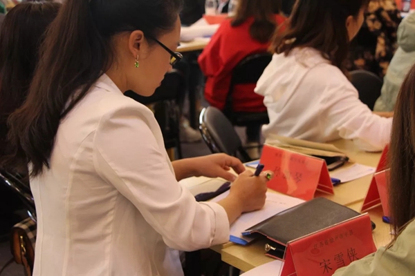 欧仕莱墙布S+商学院“我为色彩狂” 正式开课啦！